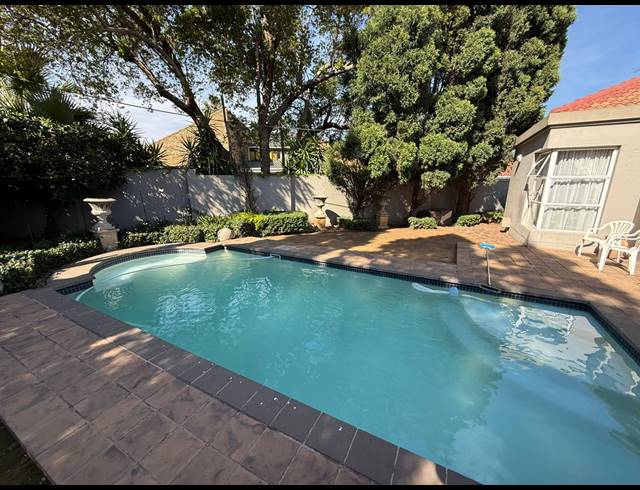 3 BEDROOM HOUSE TO LET IN VANDERBIJLPARK SE 4